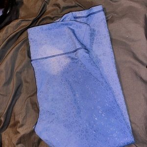 Blue Zyia leopard leggings